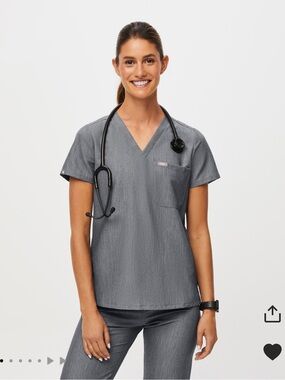 FIGS Catarina Scrub Top | Graphite